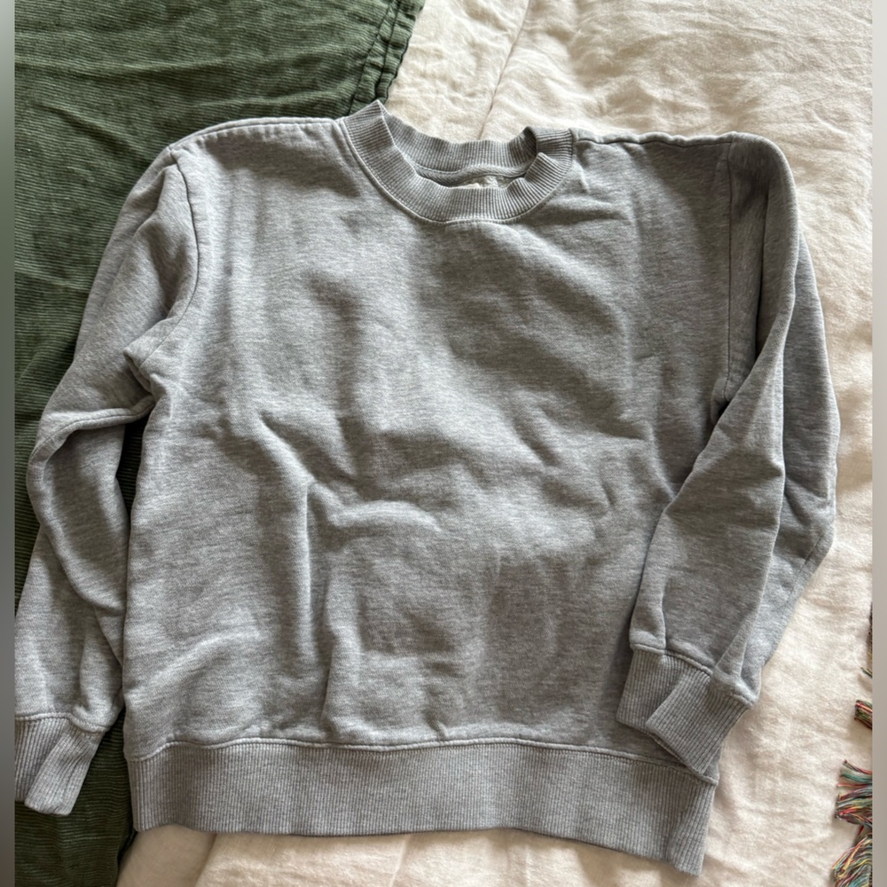 Urban outfitters gray crewneck sweatshirt S
